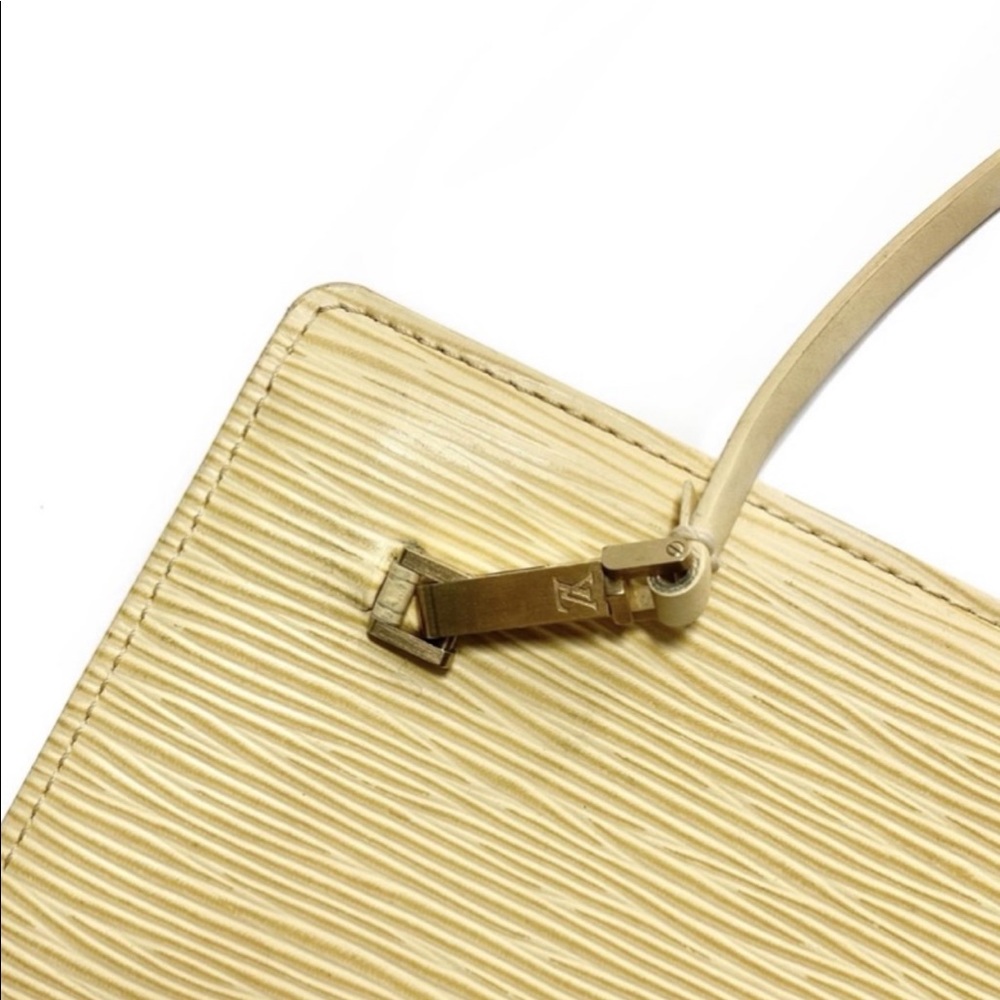 Louis Vuitton Epi Rochelle waist bag - Picture 3 of 5